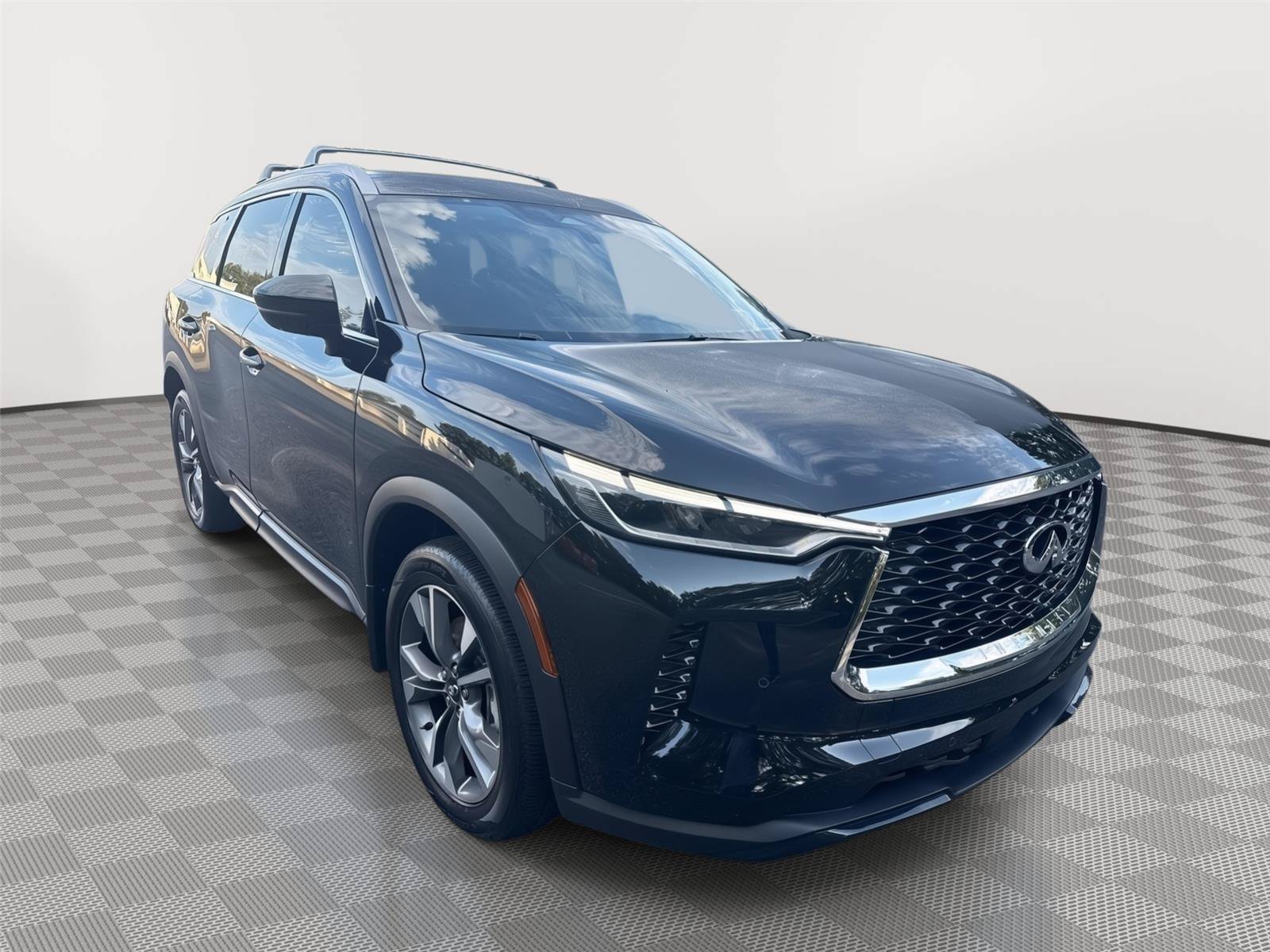 Used 2025 INFINITI QX60 Luxe FWD image 4