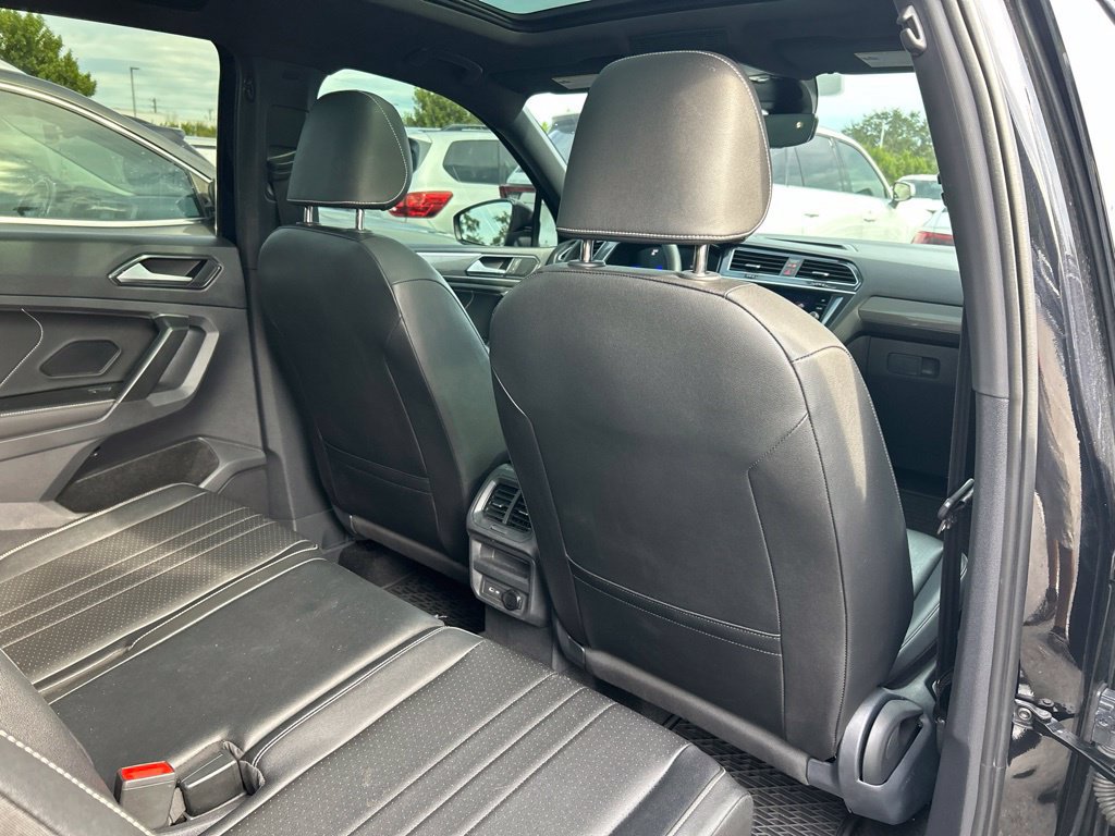 Certified 2023 Volkswagen Tiguan SE R-Line FWD image 48