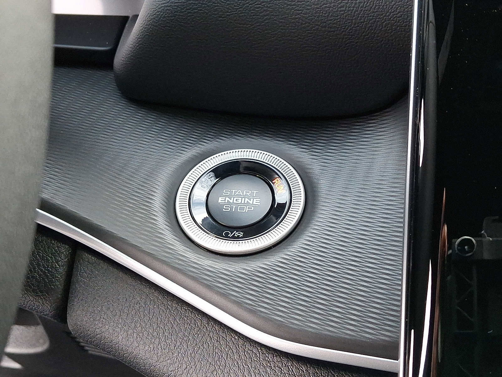 New 2025 Jeep Grand Cherokee Altitude image 15