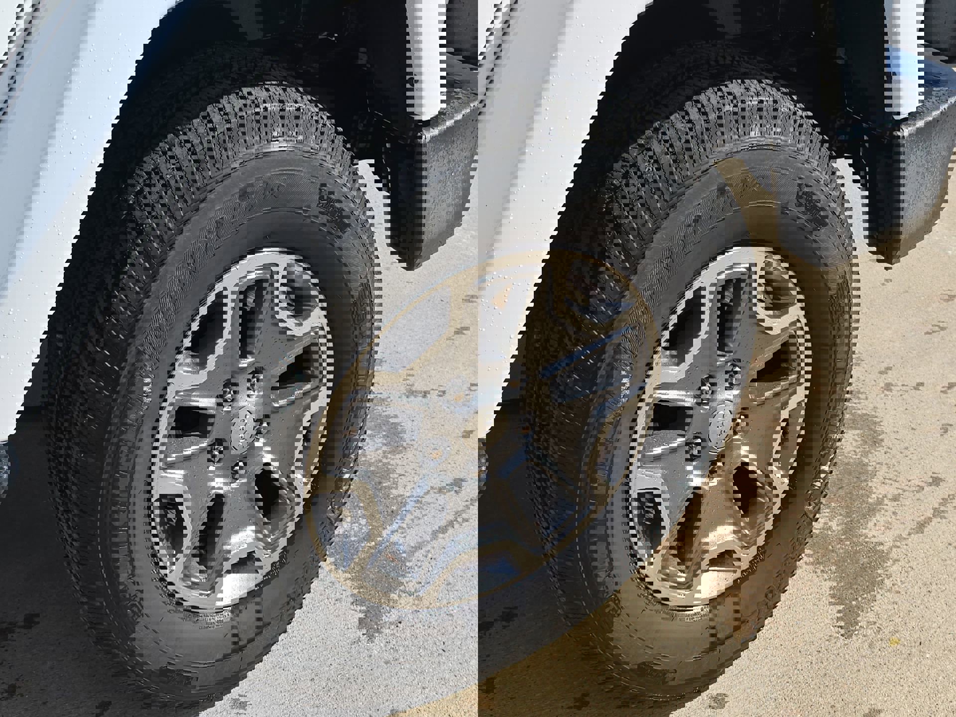 Used 2017 Jeep Wrangler Unlimited Rubicon w/ Connectivity Group image 10