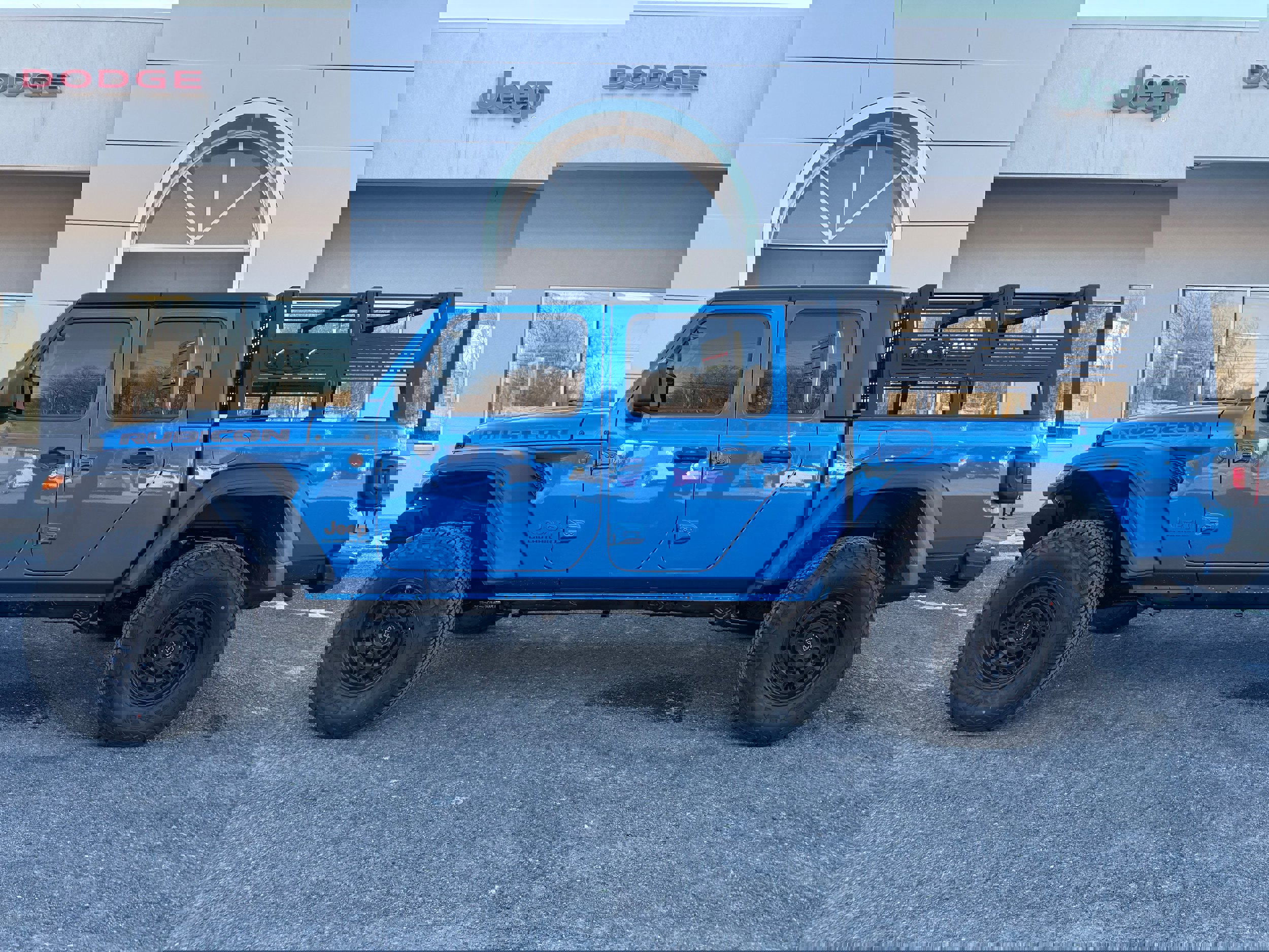 Used 2020 Jeep Gladiator Rubicon image 2