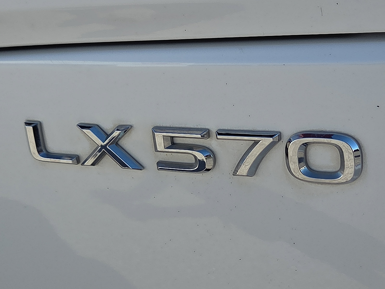 Used 2017 Lexus LX 570 4WD w/ Luxury Package image 8