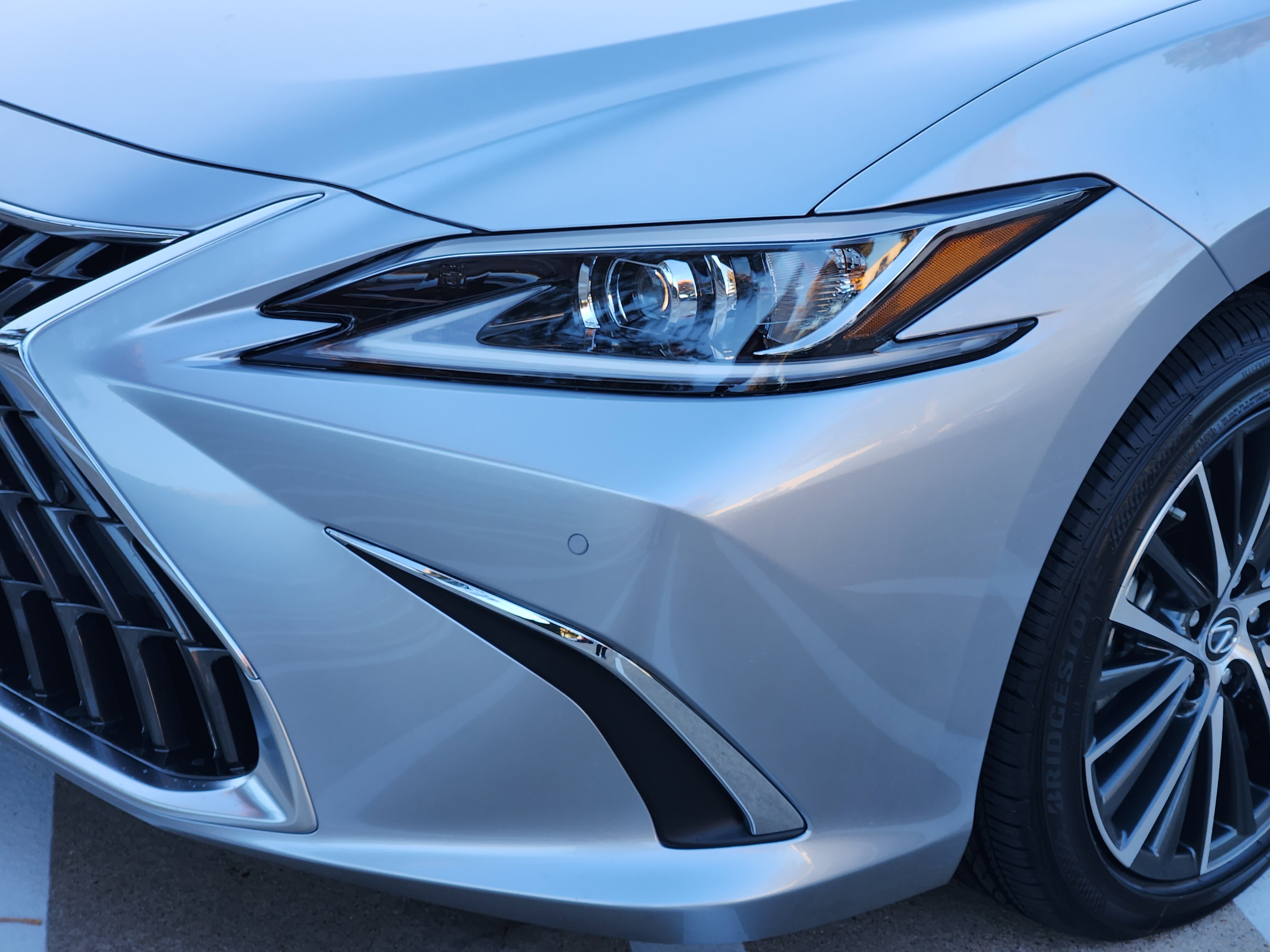 New 2025 Lexus ES 350 w/ Premium Package image 5