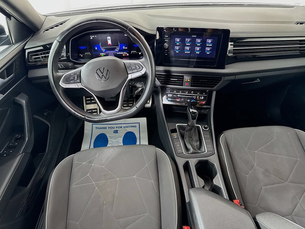 Used 2025 Volkswagen Jetta Sport FWD image 25