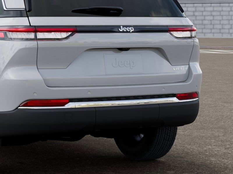 New 2026 Jeep Grand Cherokee Laredo RWD image 13