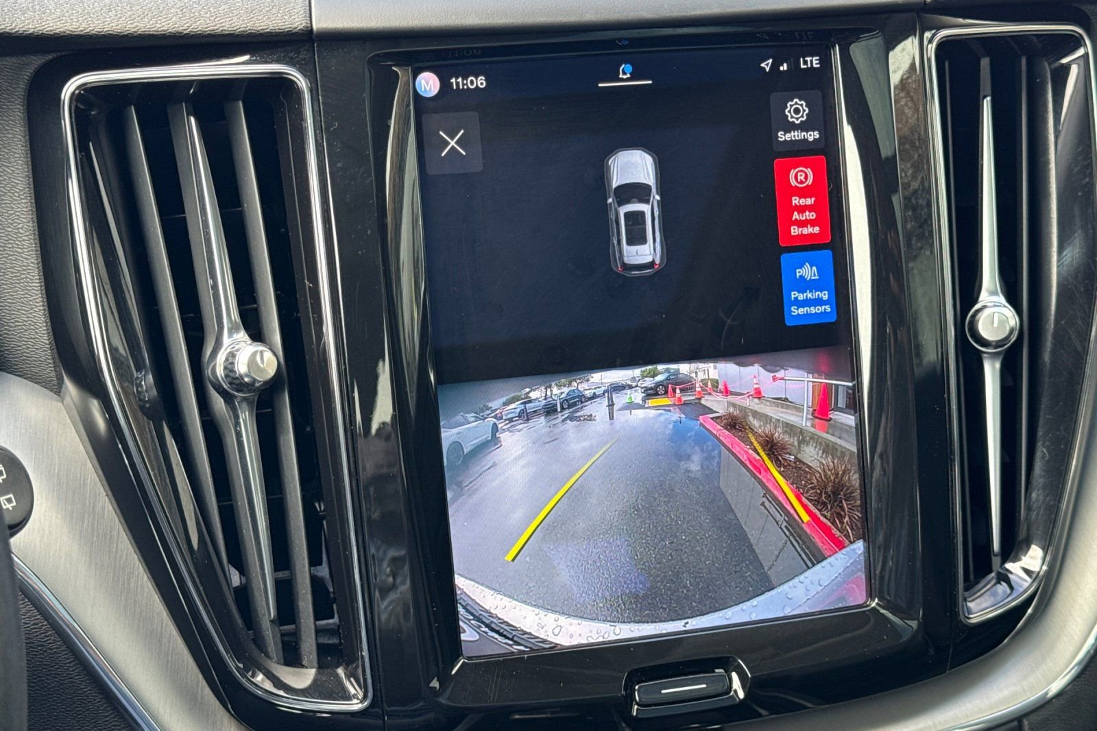 Used 2023 Volvo XC60 B5 Core FWD image 22
