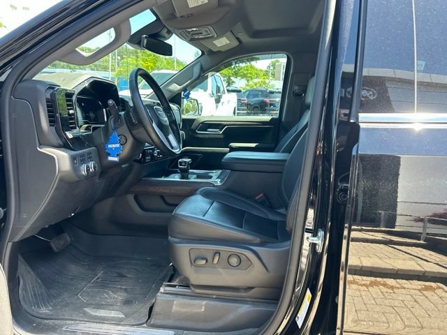 Used 2023 GMC Sierra 1500 SLT w/ SLT Premium Plus Package AWD/4WD image 9