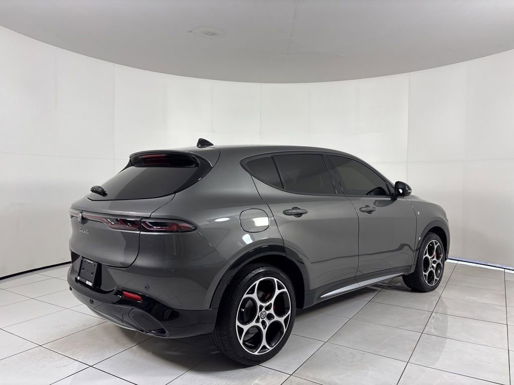 Used 2024 Alfa Romeo Tonale Ti image 5