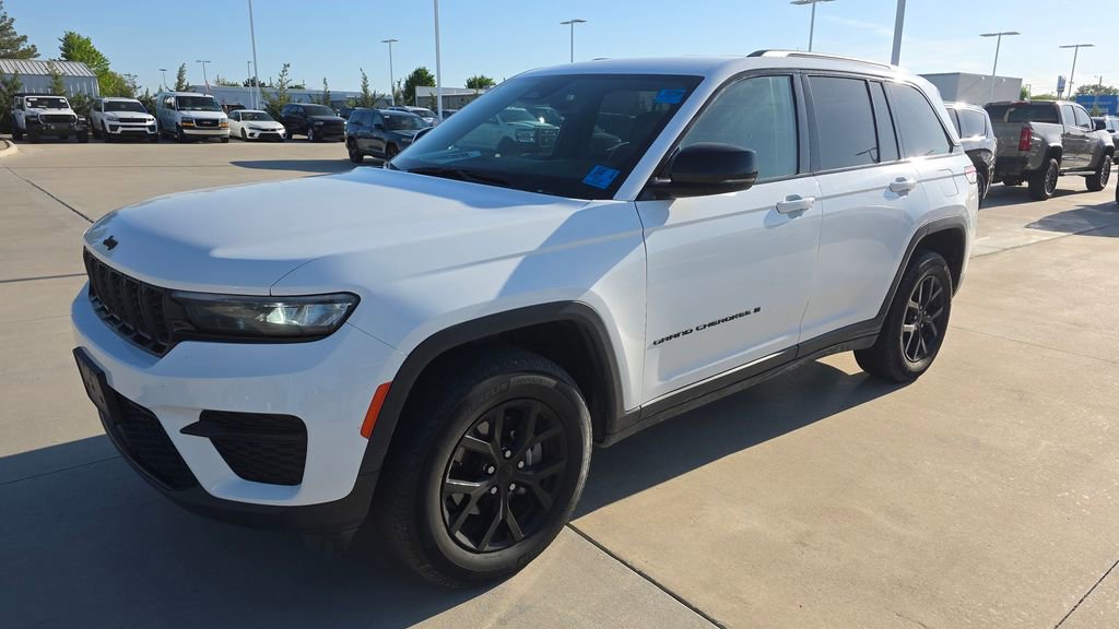Used 2024 Jeep Grand Cherokee Altitude