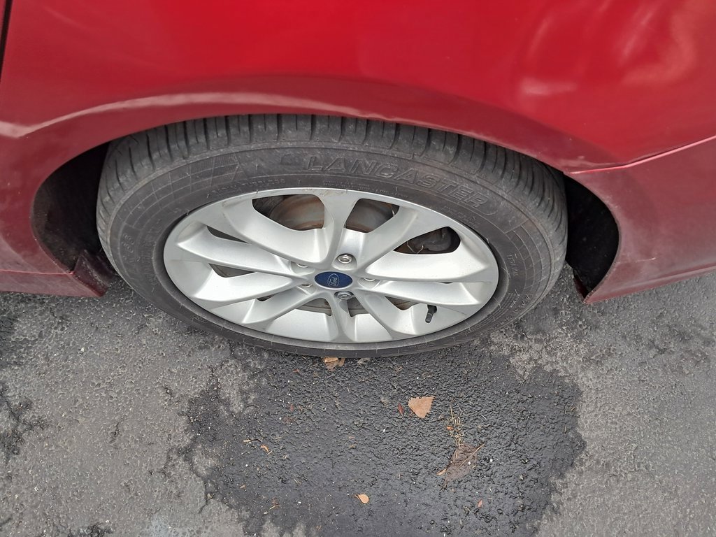 Used 2019 Ford Fusion SE image 10