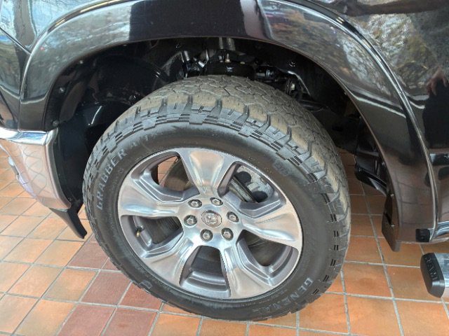 Used 2020 RAM 1500 Laramie AWD/4WD image 14