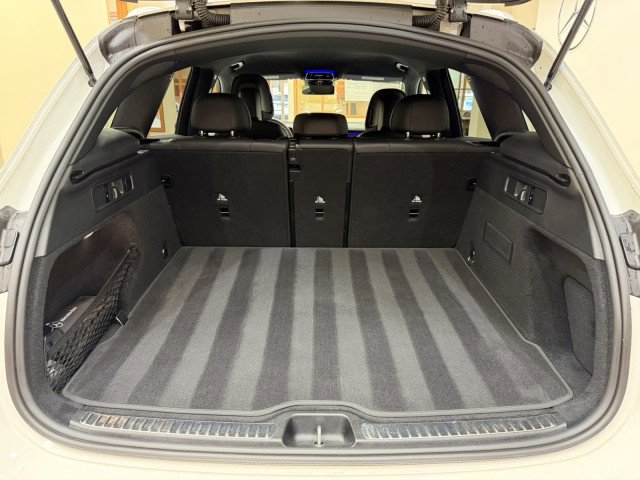 Used 2024 Mercedes-Benz GLC 300 4MATIC image 28