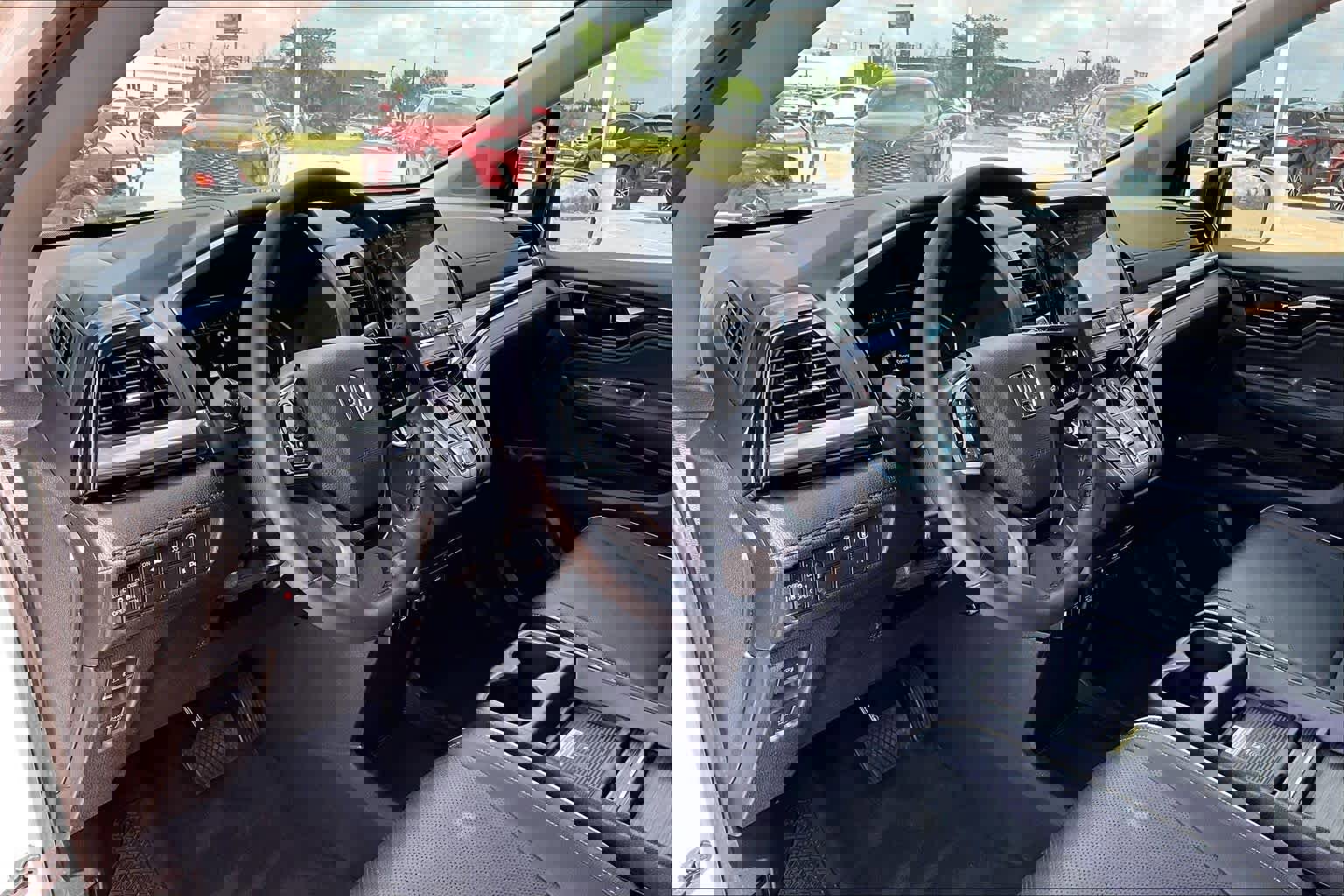 Used 2023 Honda Odyssey Elite image 16