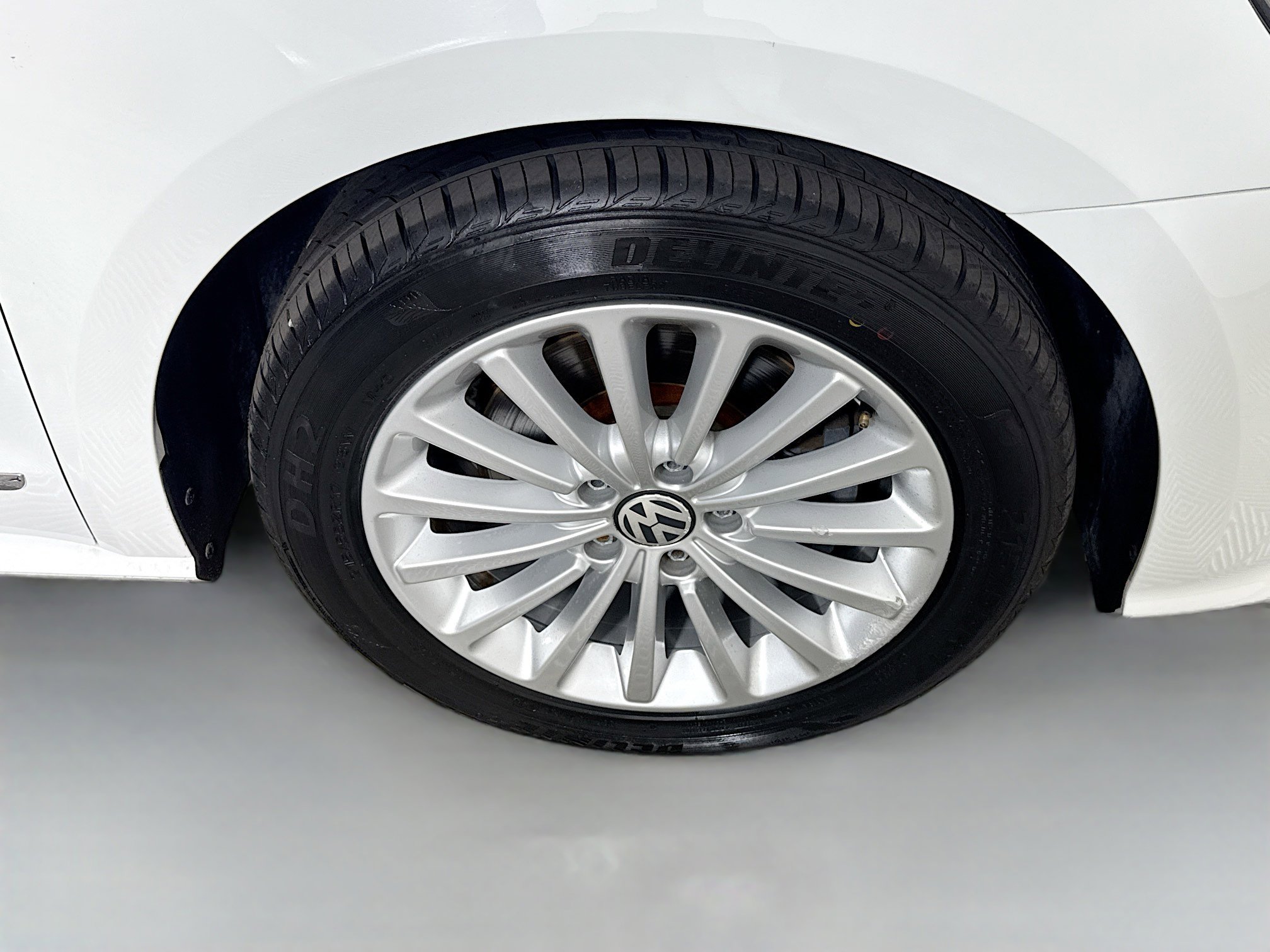 Used 2016 Volkswagen Passat 1.8T SE w/ Lighting Package image 32