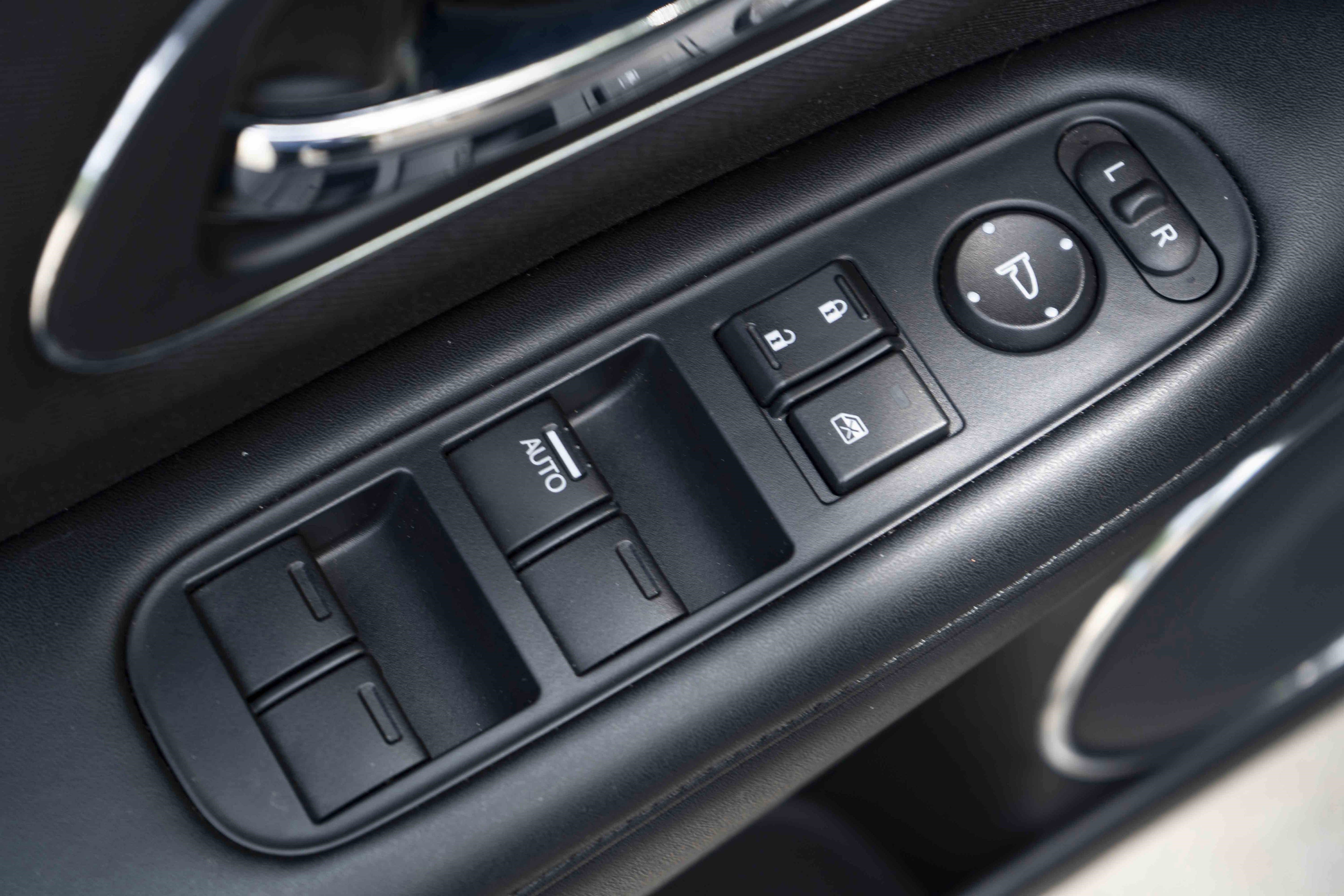 Used 2017 Honda HR-V EX image 37