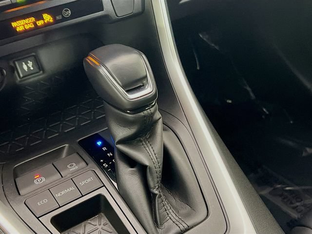 Used 2019 Toyota RAV4 XLE Premium FWD image 16