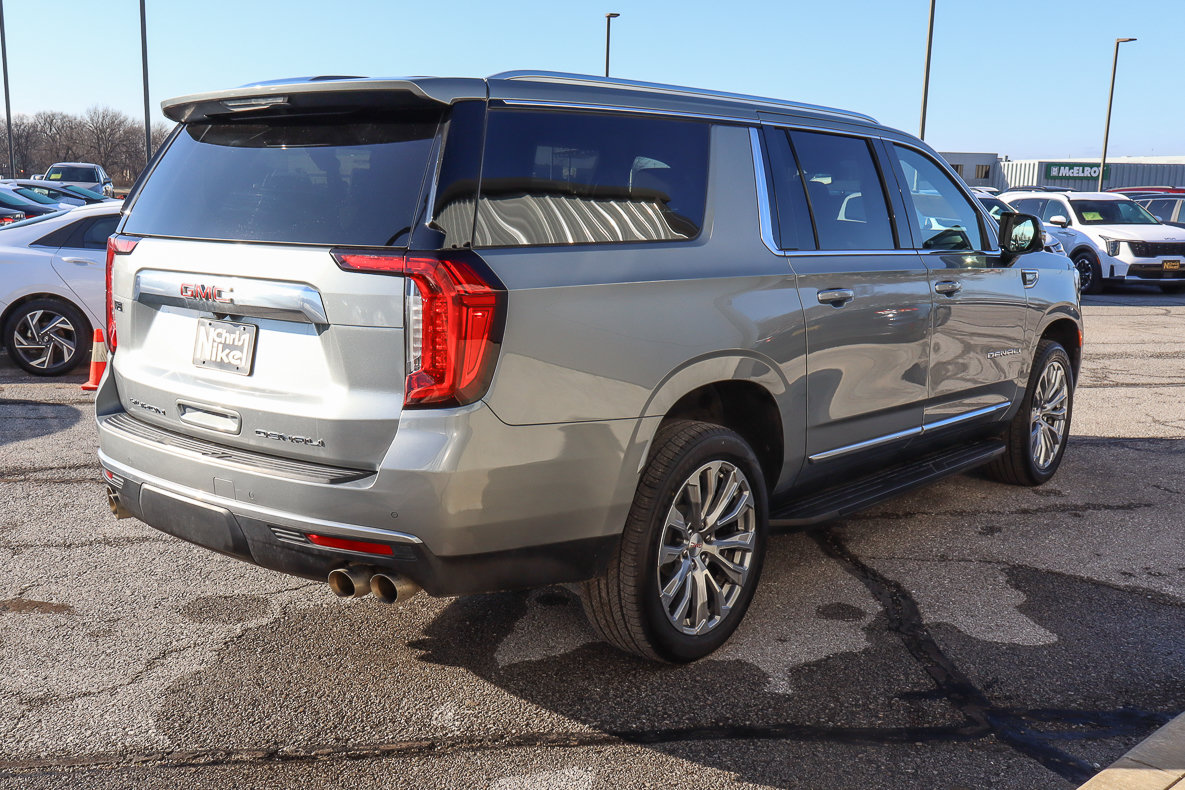 Used 2024 GMC Yukon XL Denali AWD/4WD image 4