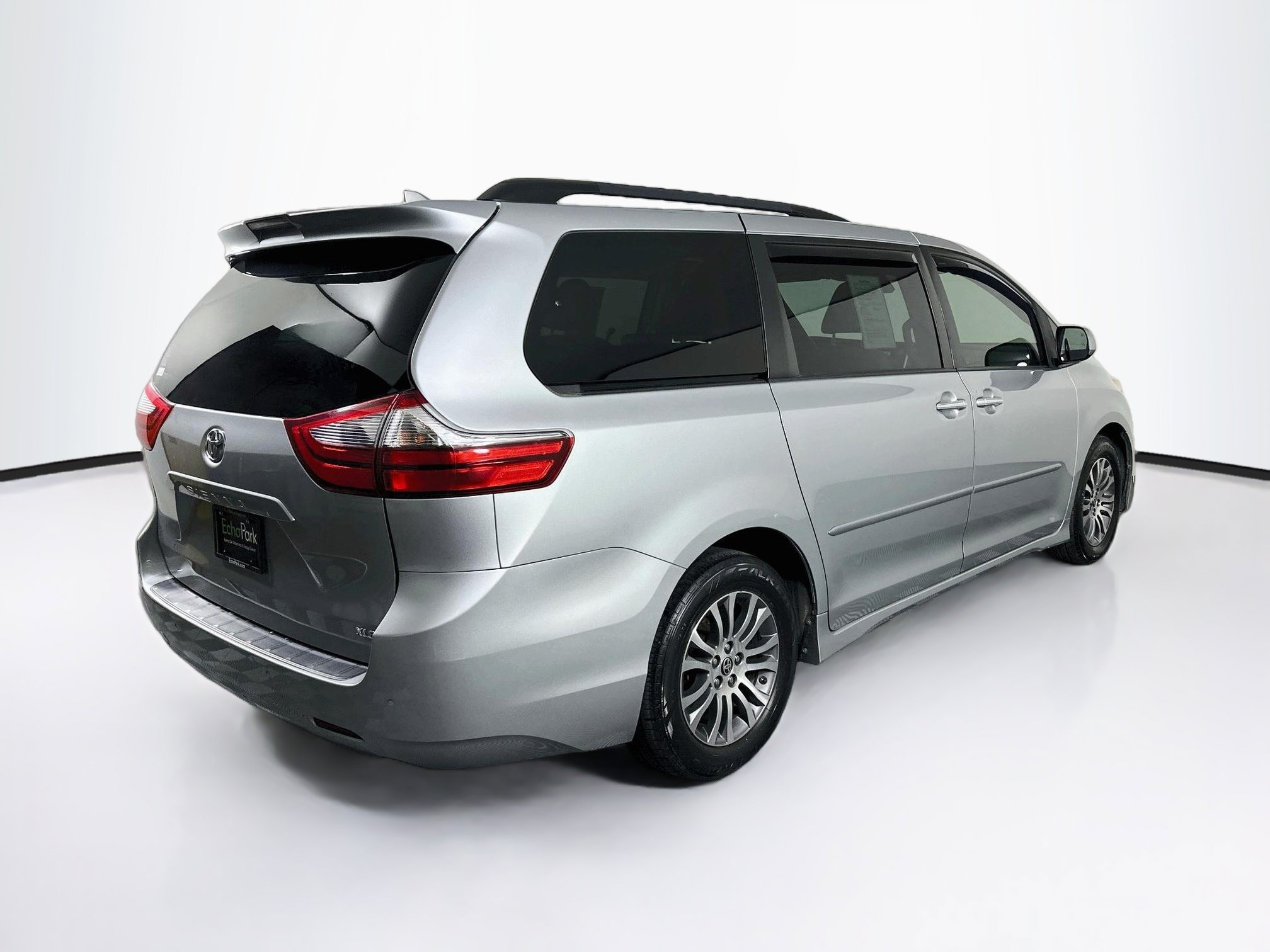 Used 2020 Toyota Sienna XLE Premium FWD image 9