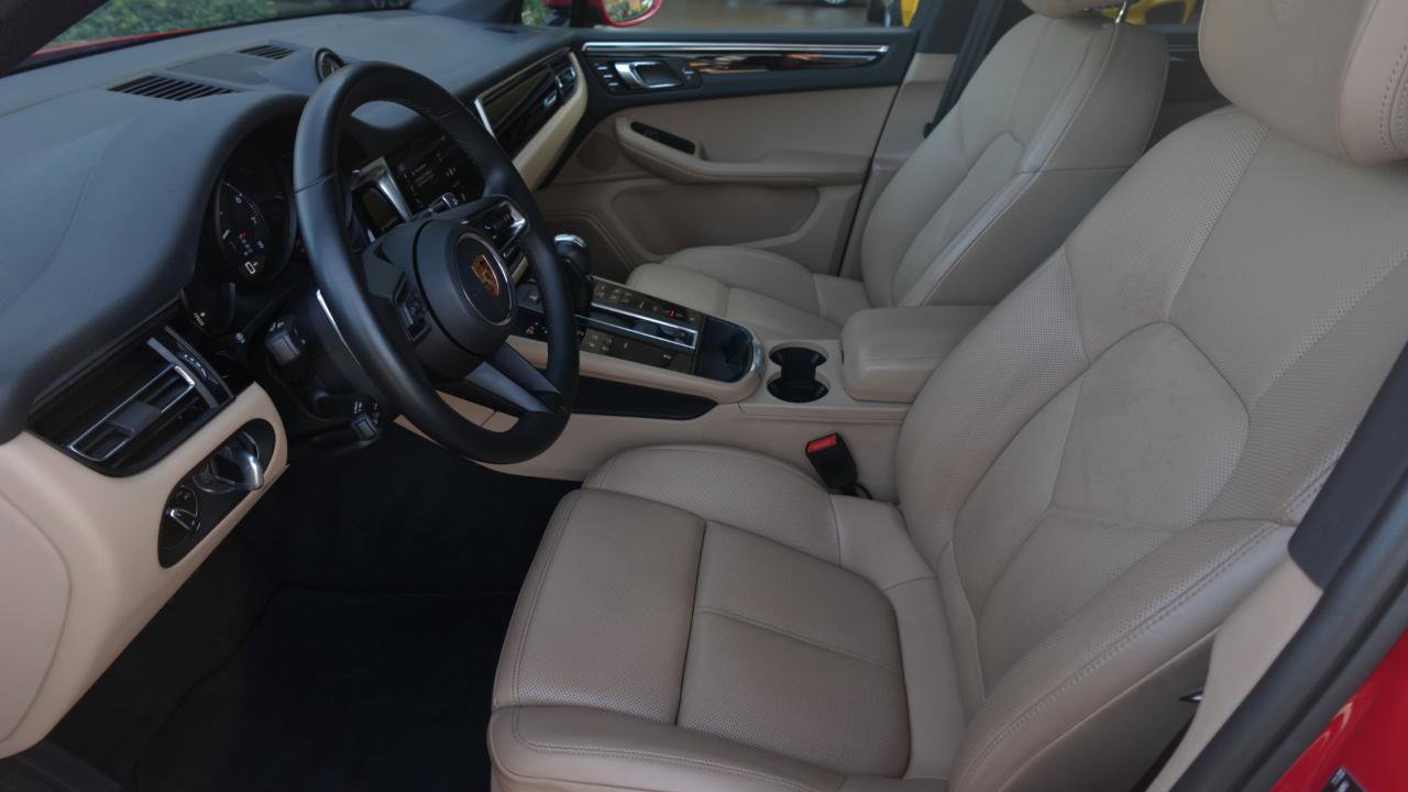 Used 2023 Porsche Macan image 9