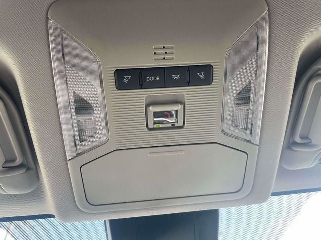 Used 2025 Toyota RAV4 XLE AWD/4WD image 33