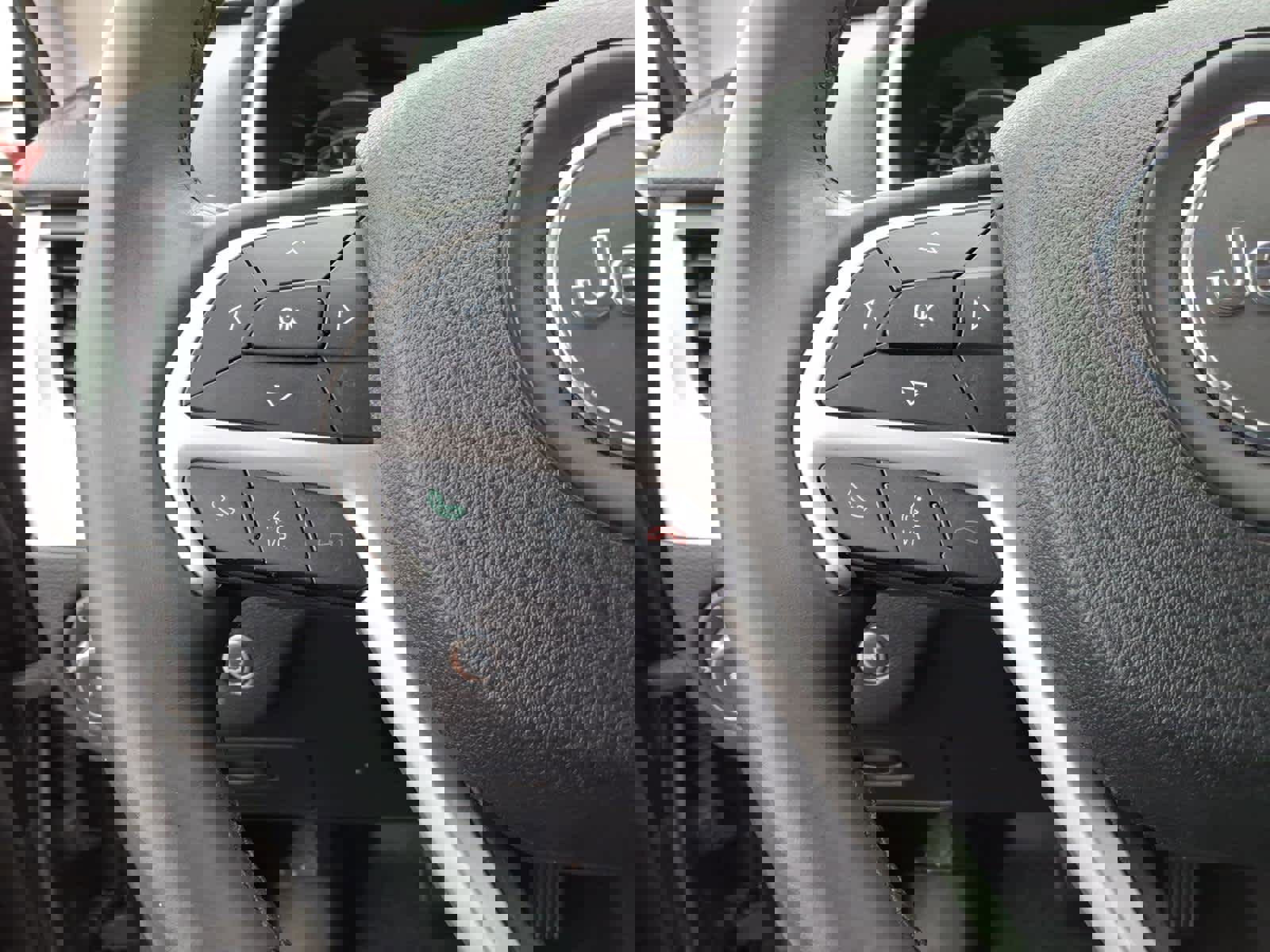 Used 2014 Jeep Cherokee Trailhawk w/ Technology Group image 24