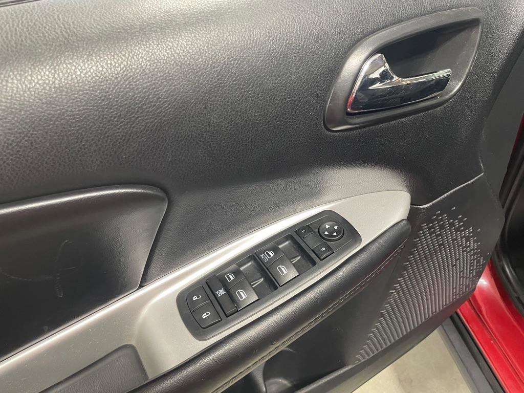 Used 2018 Dodge Journey SE w/ Blacktop Package FWD image 11