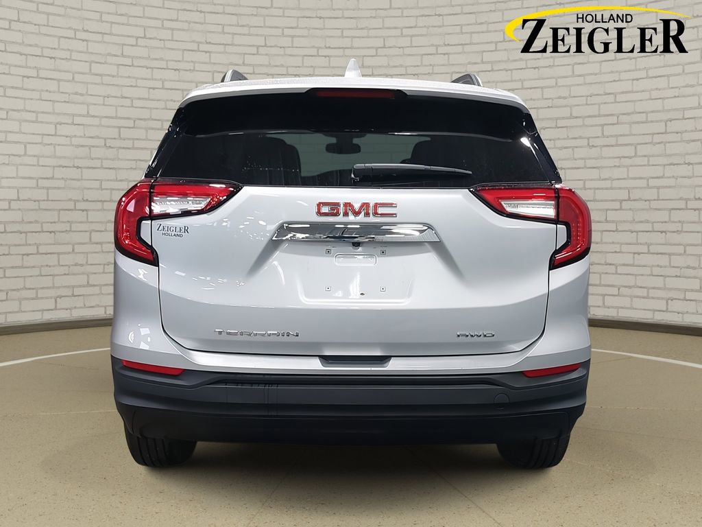 Used 2022 GMC Terrain SLE w/ Driver Convenience Package image 6
