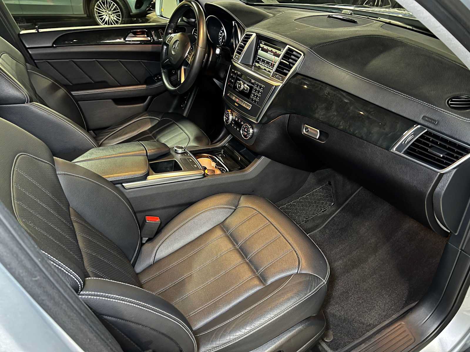 Certified 2016 Mercedes-Benz GL 320 BlueTEC 4MATIC image 11