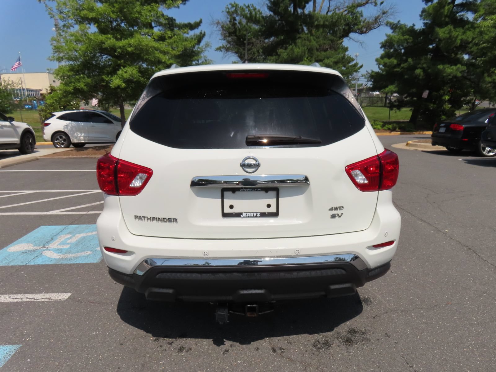Used 2018 Nissan Pathfinder SV AWD/4WD image 6