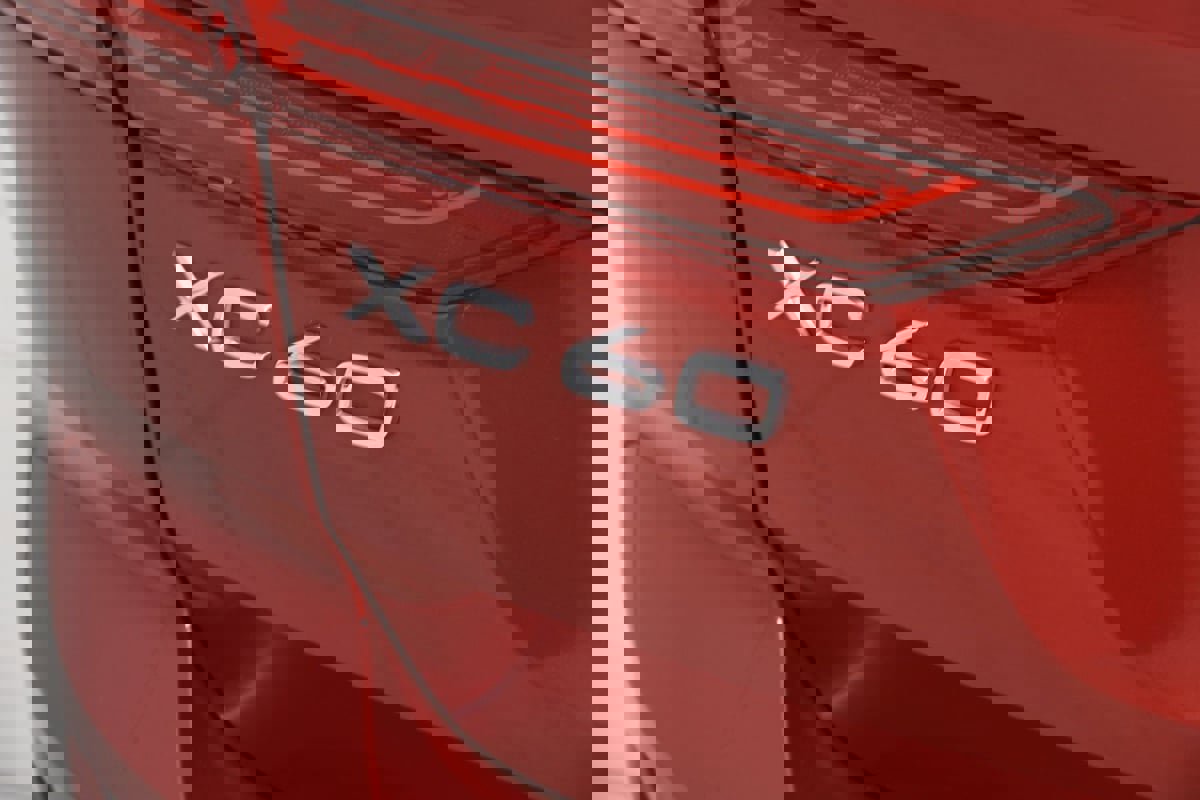 Used 2022 Volvo XC60 B5 Momentum image 49