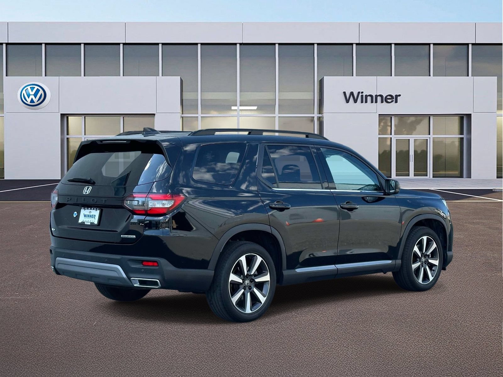 Used 2023 Honda Pilot Touring image 5