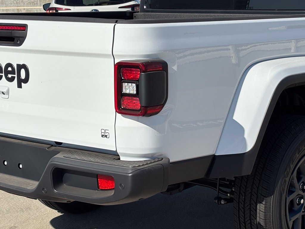 New 2026 Jeep Gladiator Sport AWD/4WD image 4