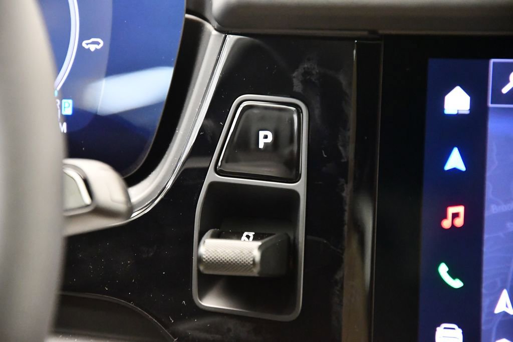 Used 2025 Porsche Cayenne S image 27