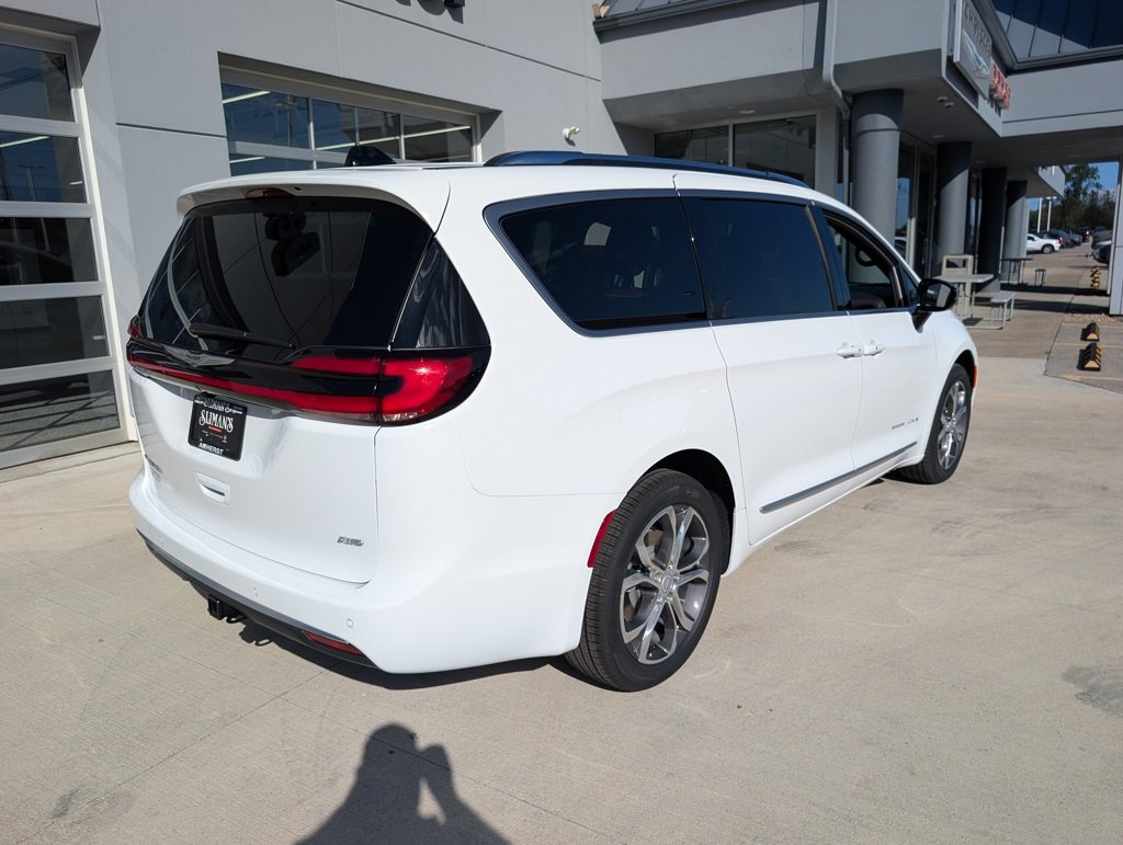 New 2026 Chrysler Pacifica Pinnacle image 5