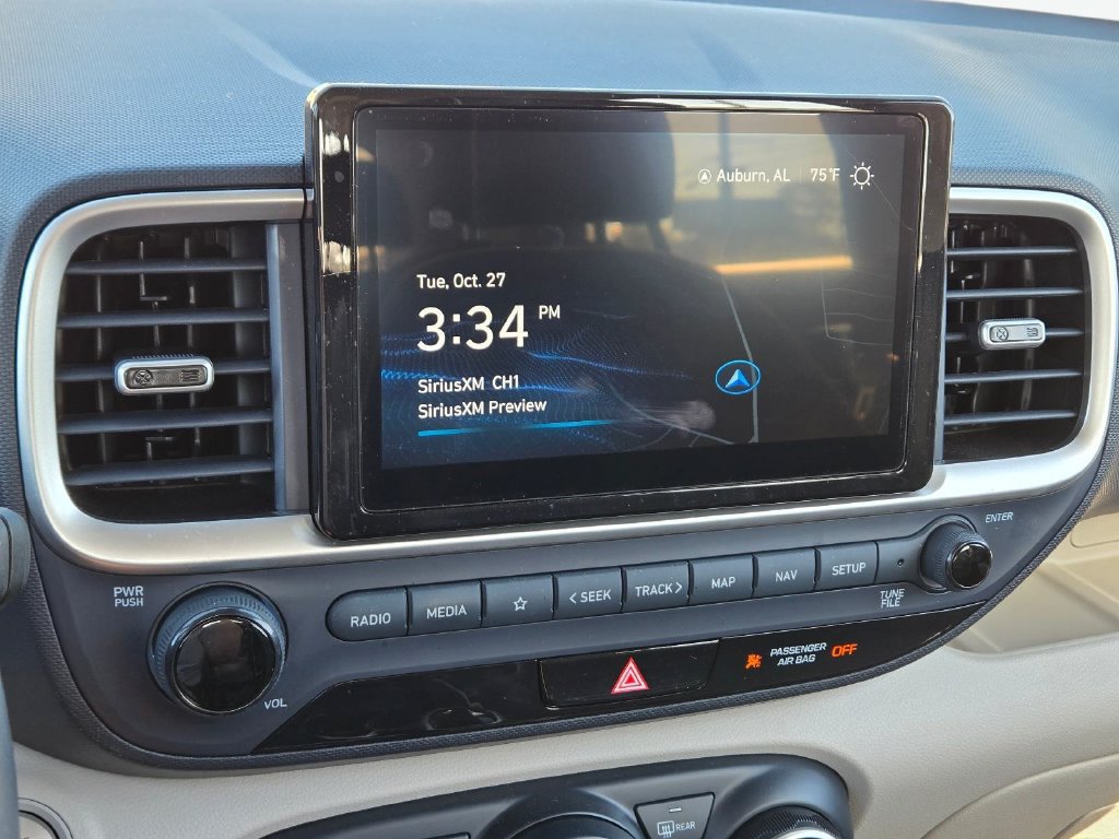 Certified 2024 Hyundai Venue Limited FWD image 25