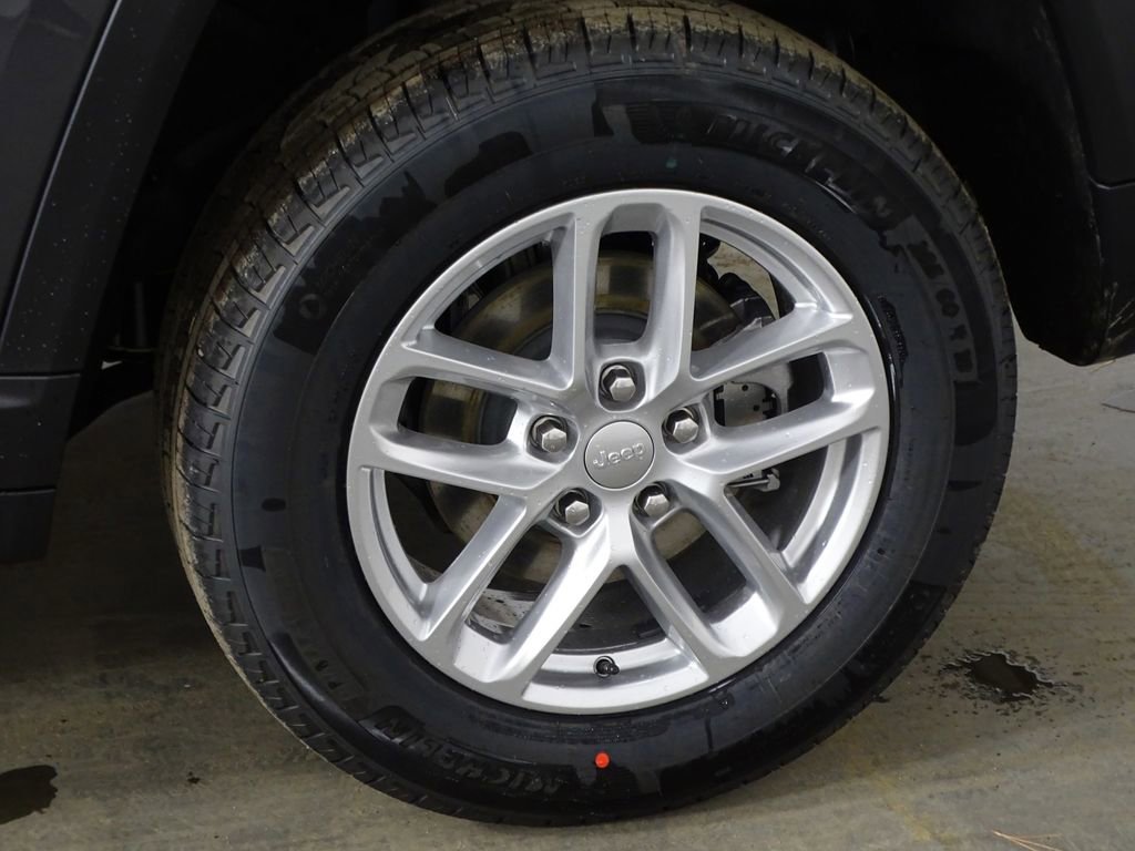 New 2025 Jeep Grand Cherokee Laredo X image 42