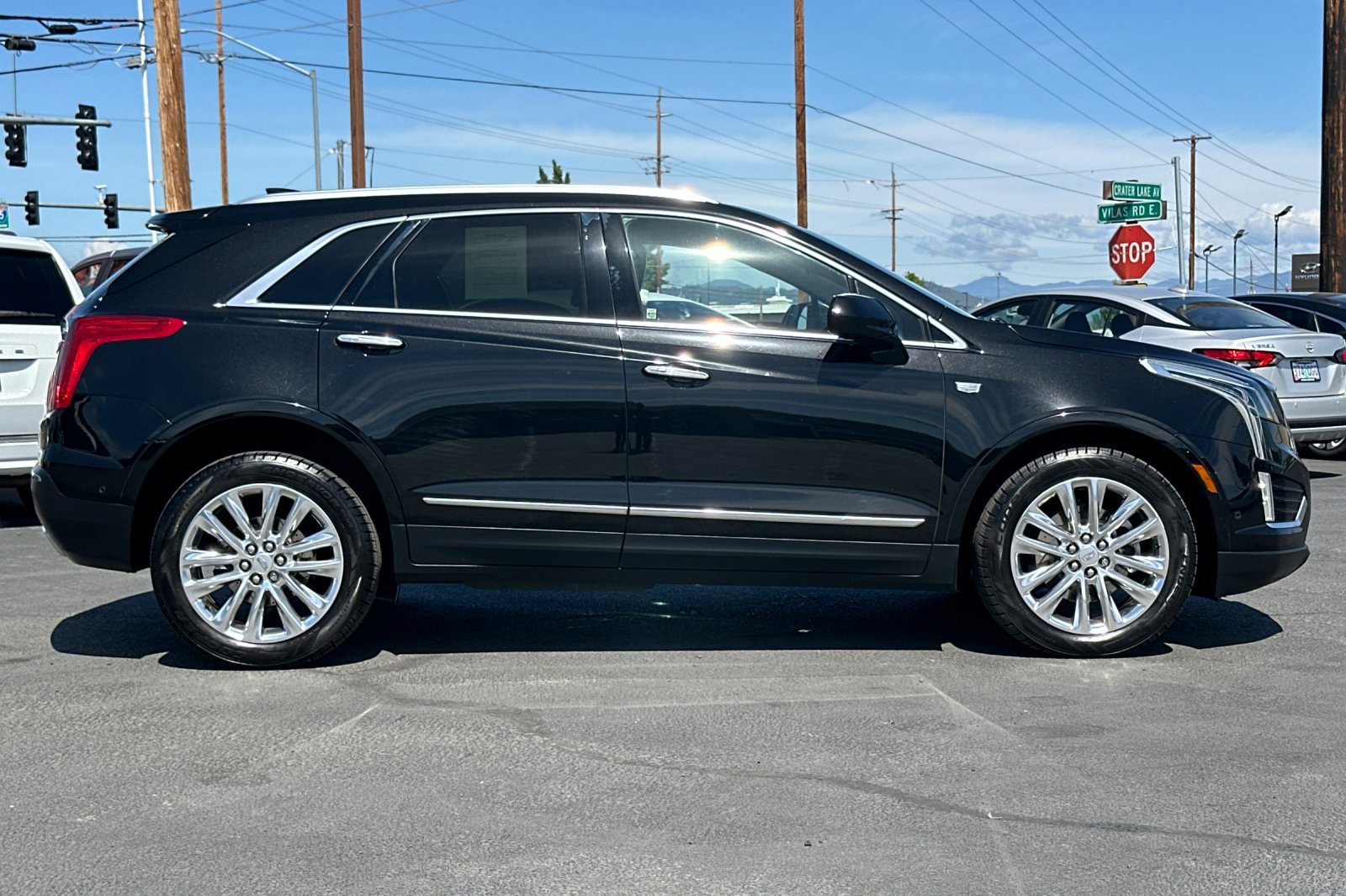 Used 2018 Cadillac XT5 Platinum w/ Driver Assist Package AWD/4WD image 3