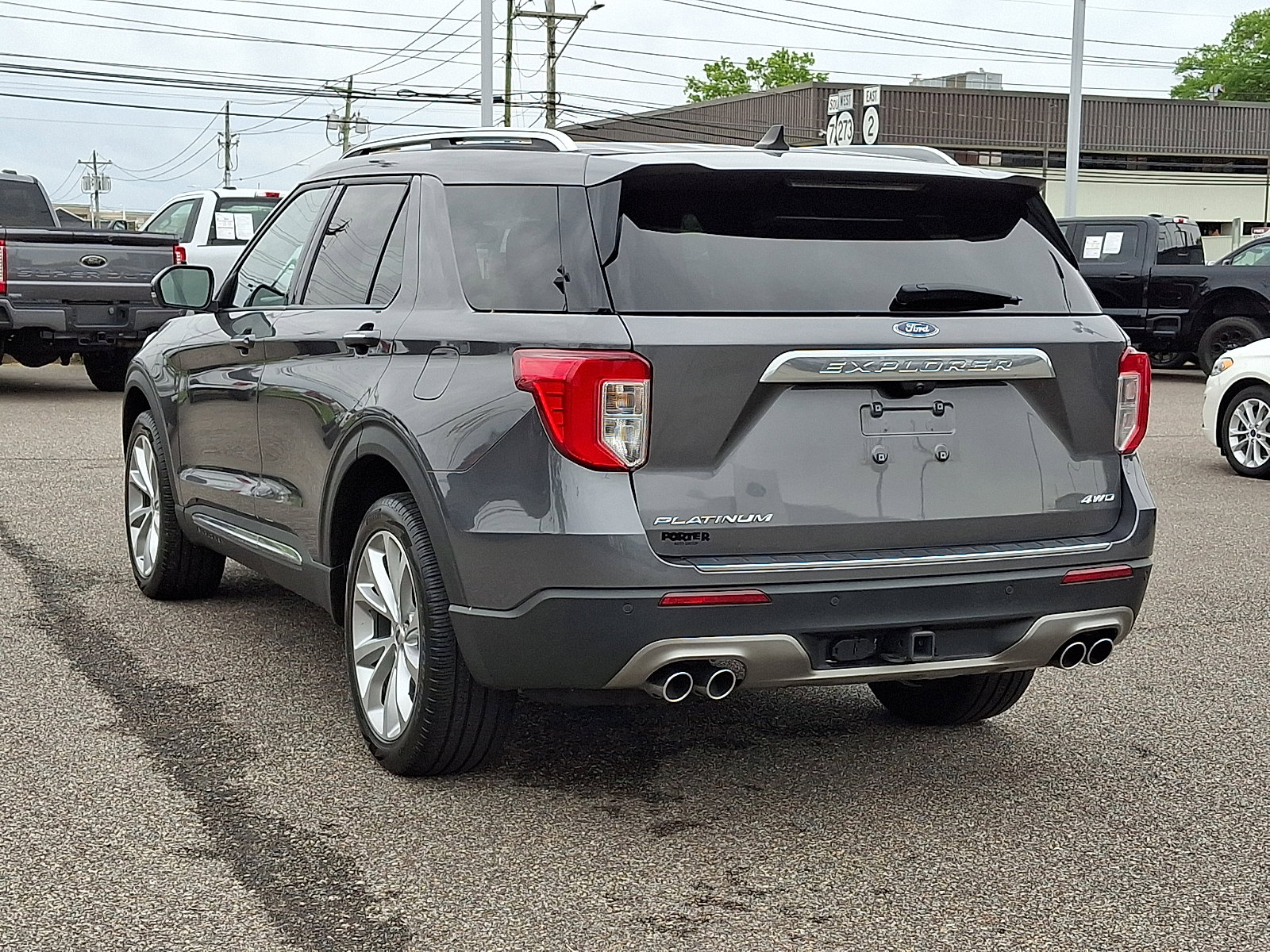 Certified 2023 Ford Explorer Platinum w/ Technology Package AWD/4WD image 8