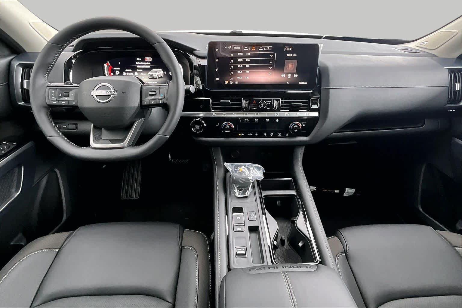 New 2026 Nissan Pathfinder SL FWD image 5