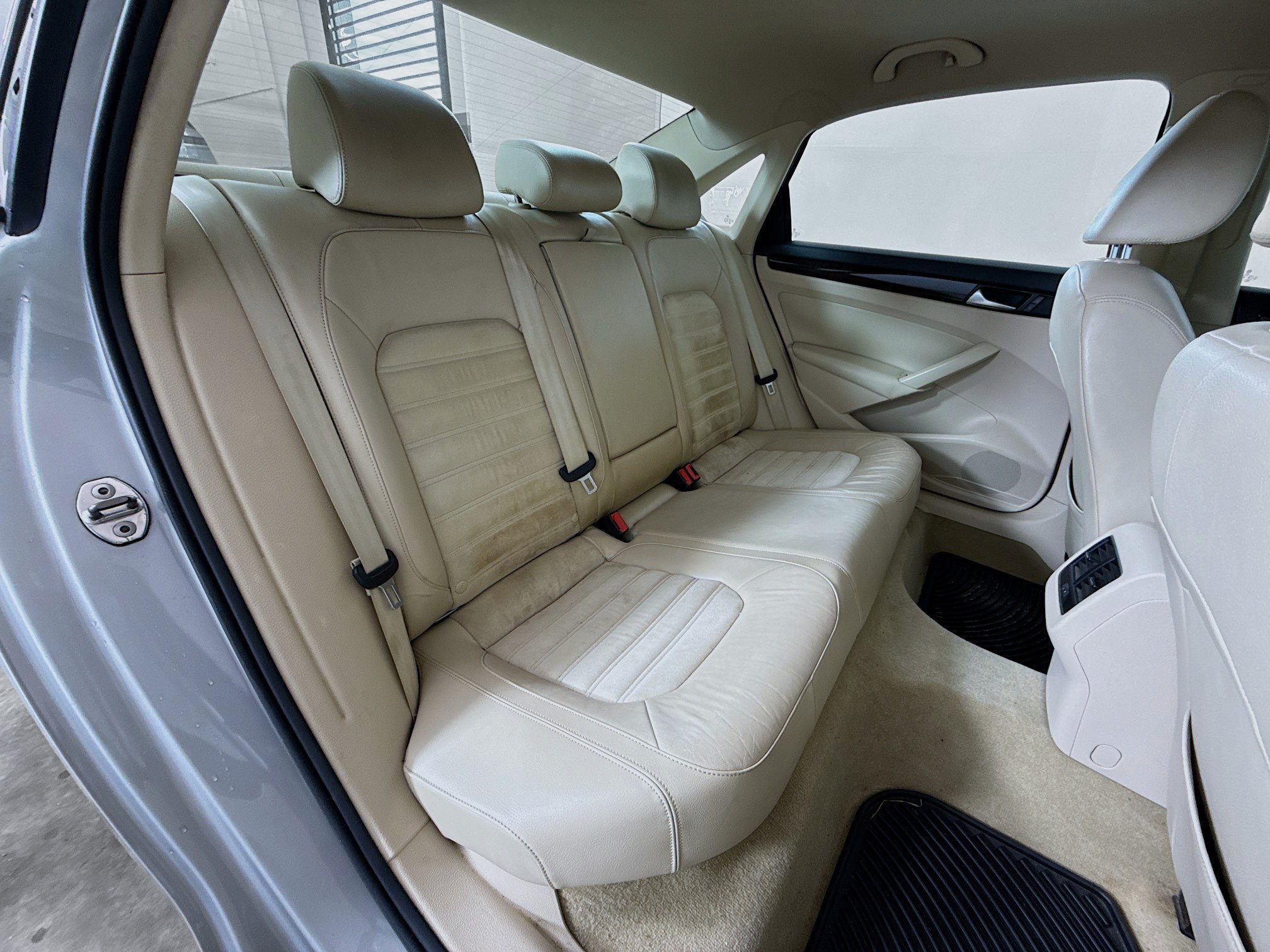 Used 2014 Volkswagen Passat TDI SEL Premium FWD image 21