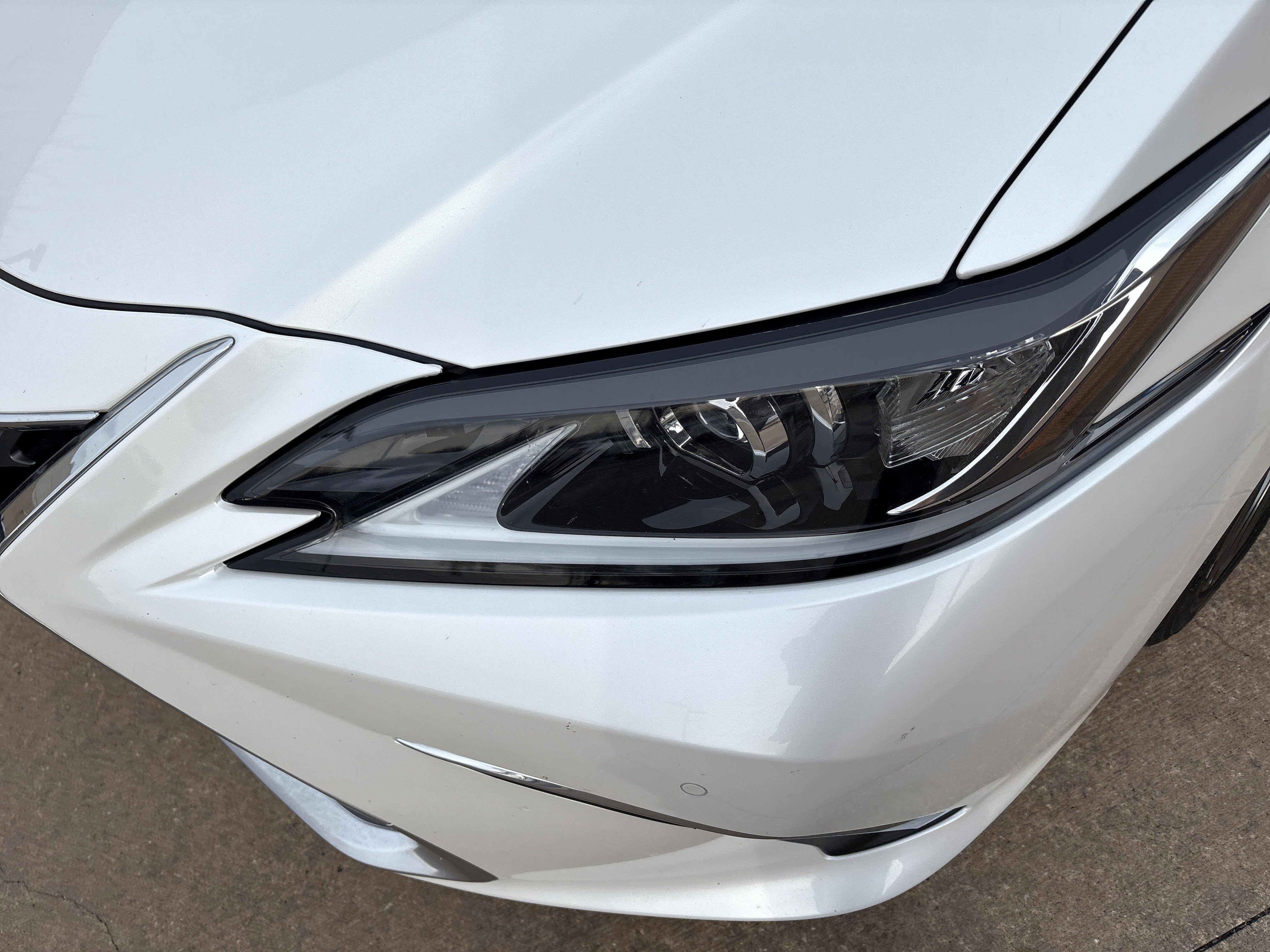 Used 2024 Lexus ES 350 350 Luxury w/ Accessory Package (Z1) image 6