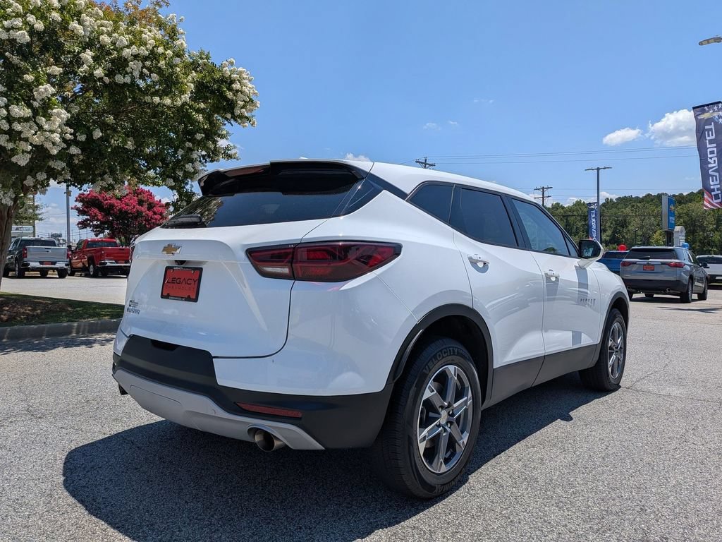Used 2025 Chevrolet Blazer LT FWD image 8