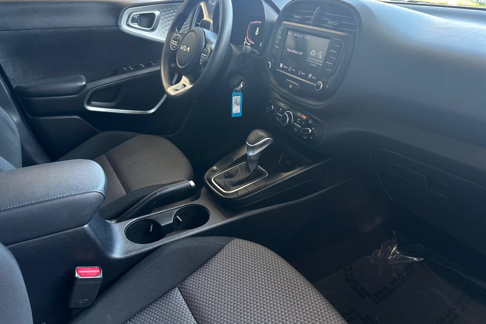 Used 2024 Kia Soul LX w/ Option Group 015 FWD image 16