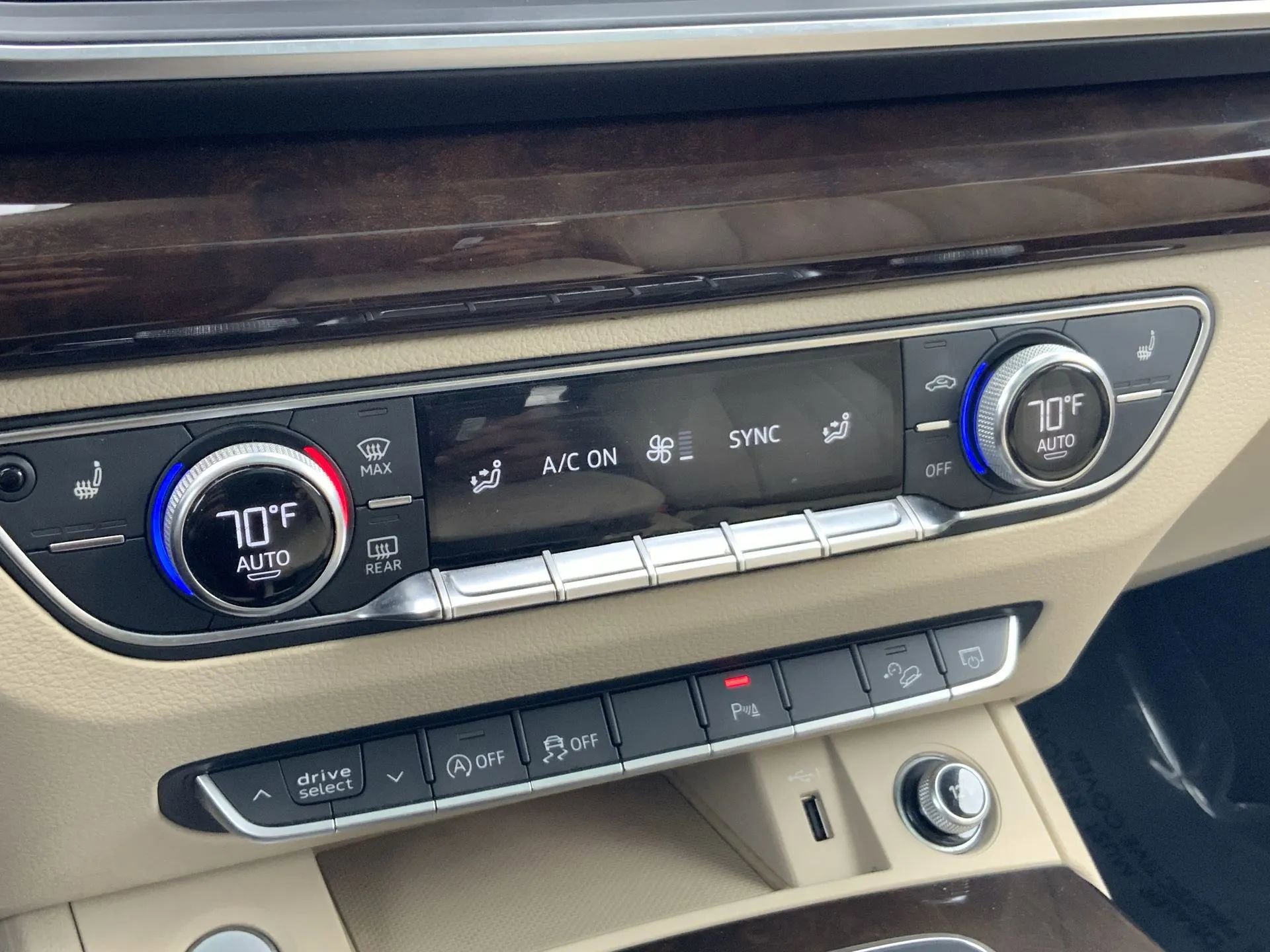 Used 2018 Audi Q5 2.0T Premium Plus w/ Premium Plus Package image 17