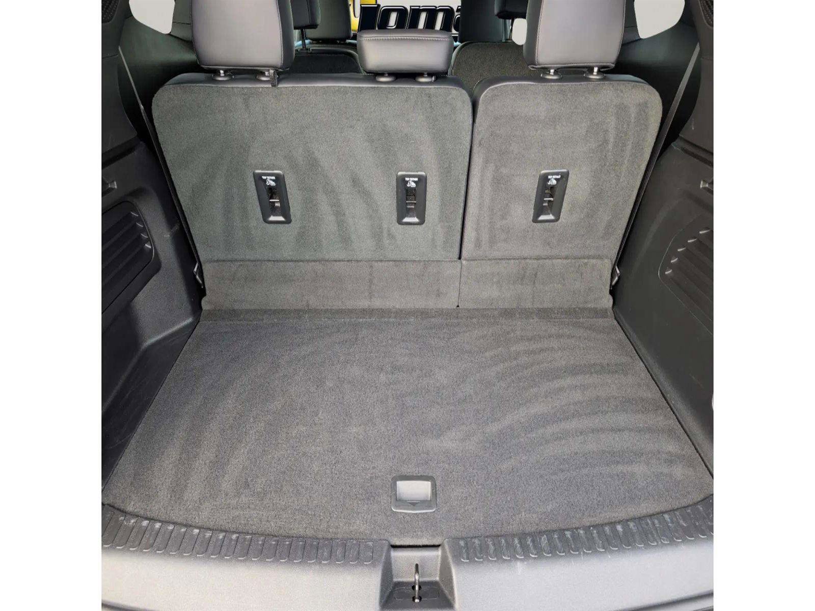 Used 2025 GMC Acadia Denali image 19