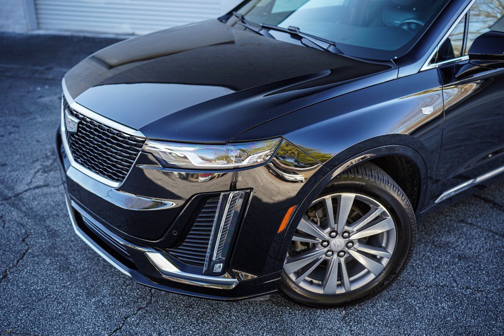 Used 2023 Cadillac XT6 Premium Luxury image 2
