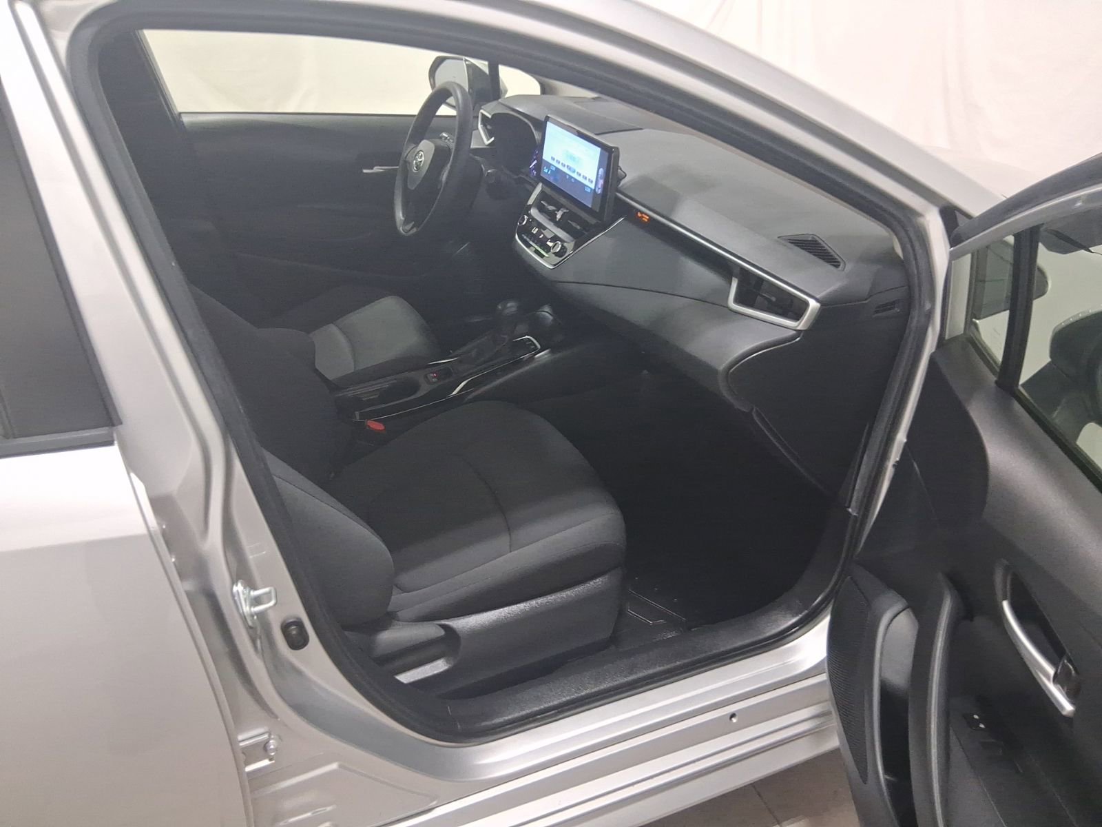 Used 2020 Toyota Corolla LE image 17