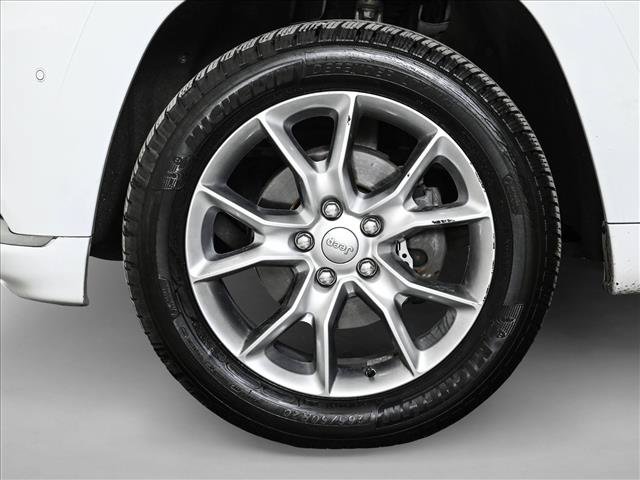 Used 2016 Jeep Grand Cherokee Summit w/ Platinum Series Group AWD/4WD image 25