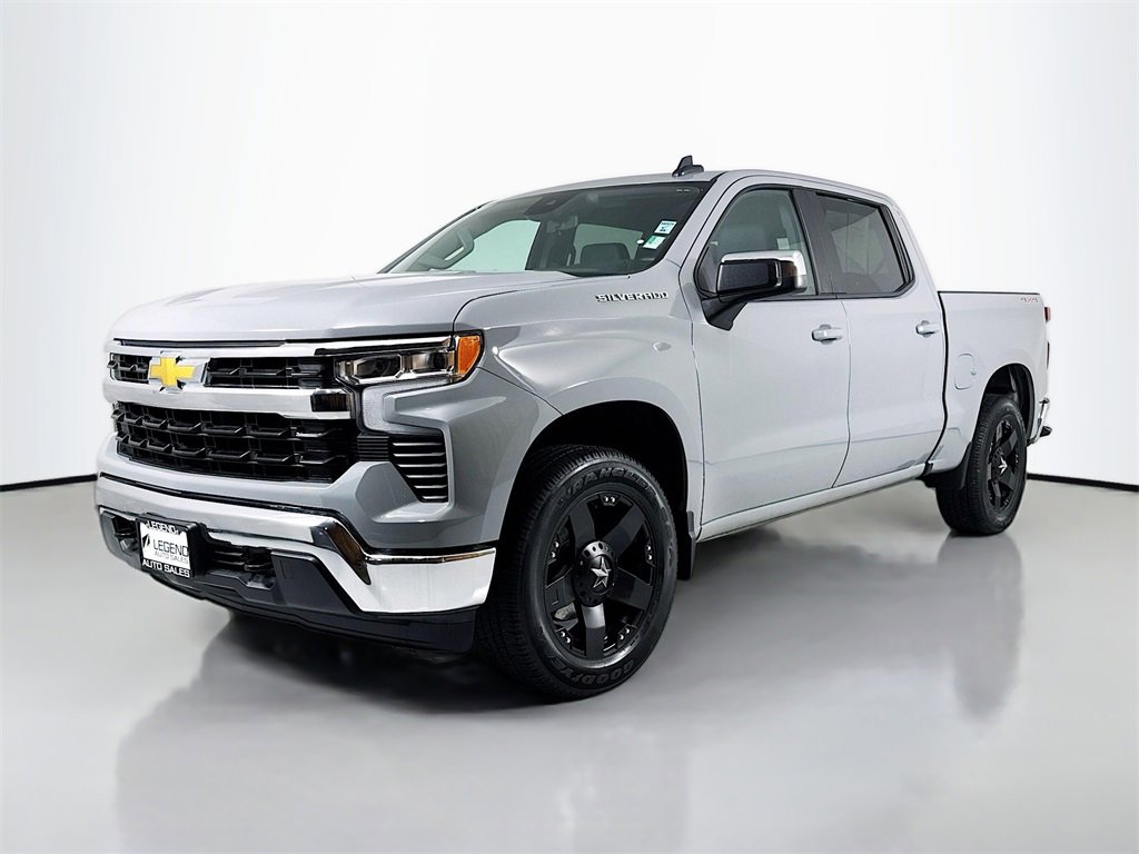 Used 2024 Chevrolet Silverado 1500 LT w/ Leather Package image 1