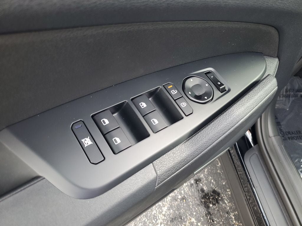 New 2026 Kia Sportage LX FWD image 9